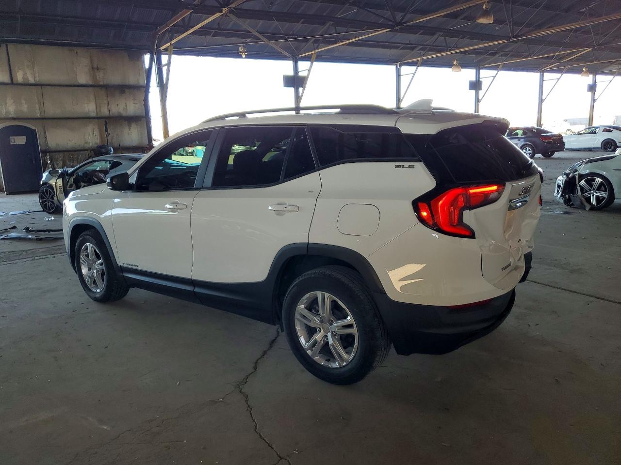 2021 GMC TERRAIN SLE — снимка 2