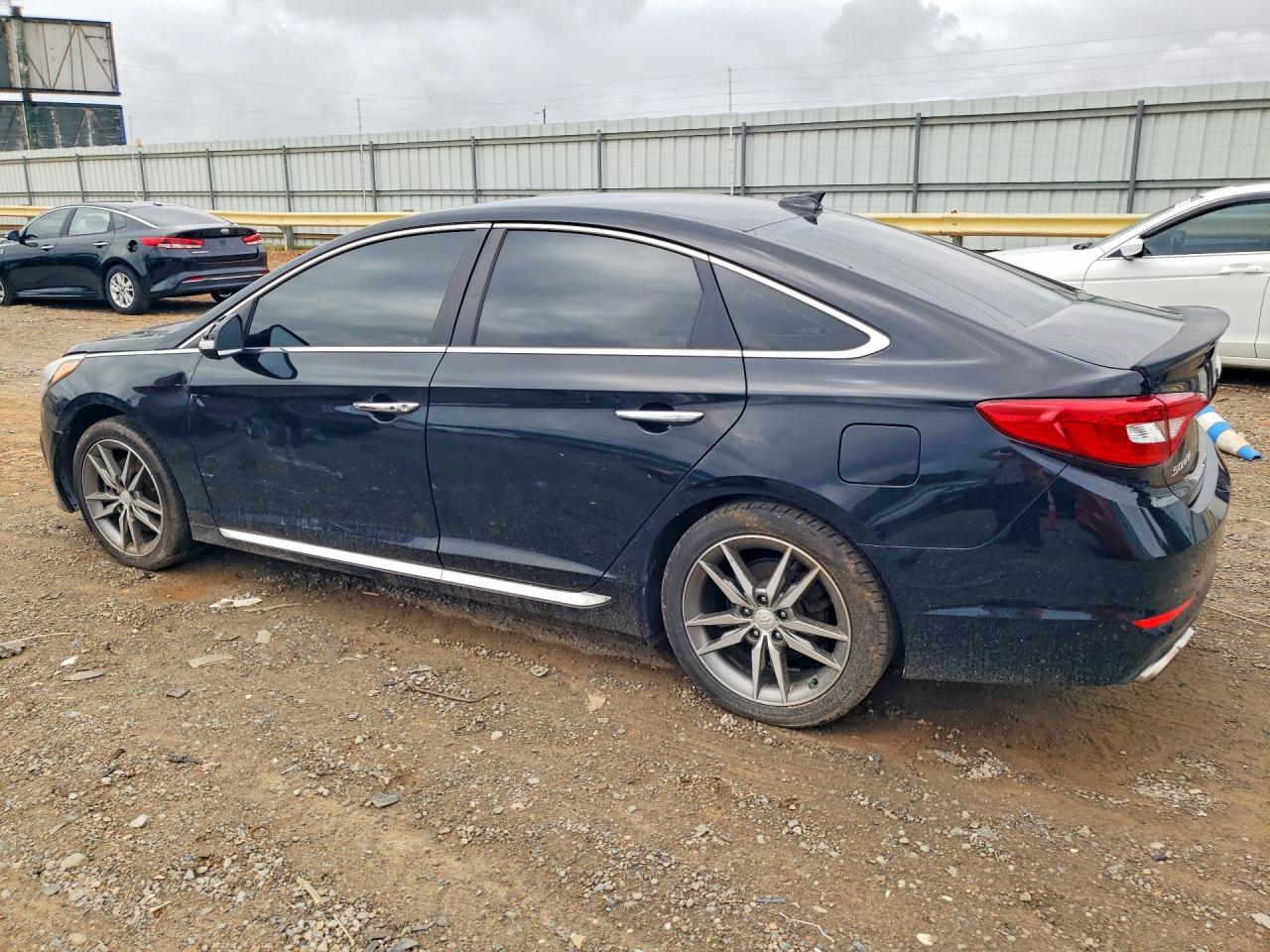 2015 HYUNDAI SONATA SPORT 2.0T — снимка 2