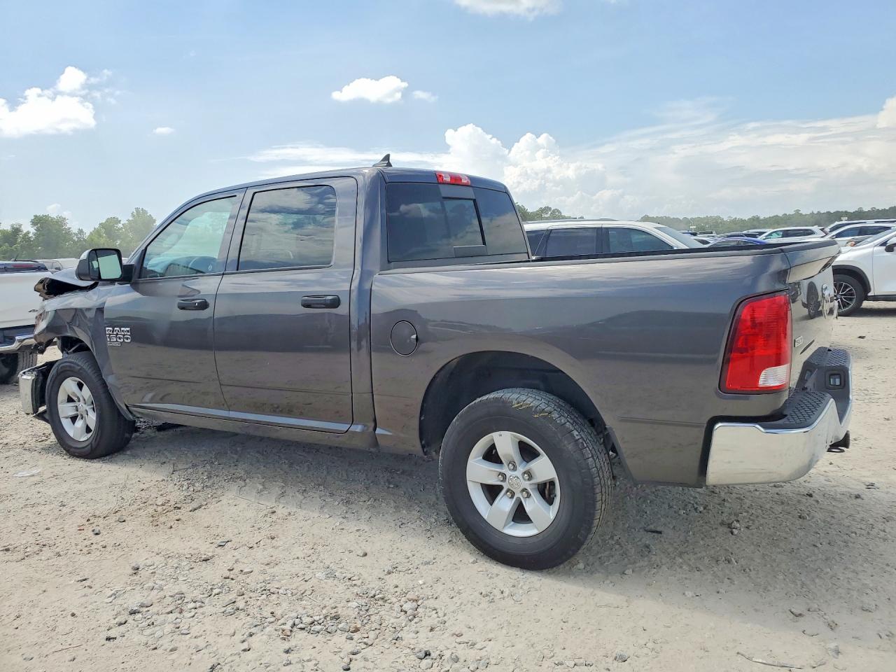 2023 RAM 1500 CLASSIC SLT — снимка 2