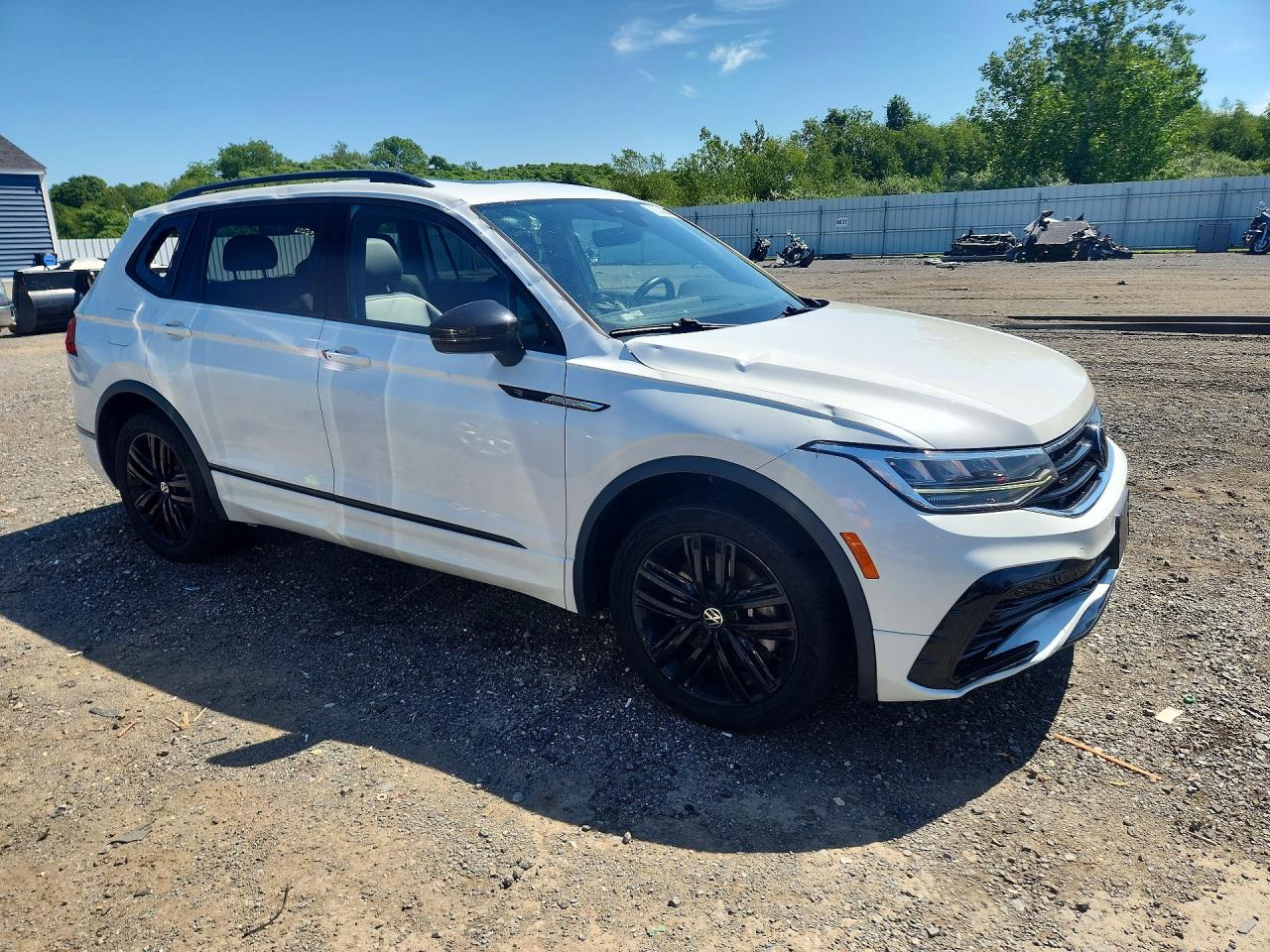 2022 VOLKSWAGEN TIGUAN SE R-LINE BLACK — снимка 4