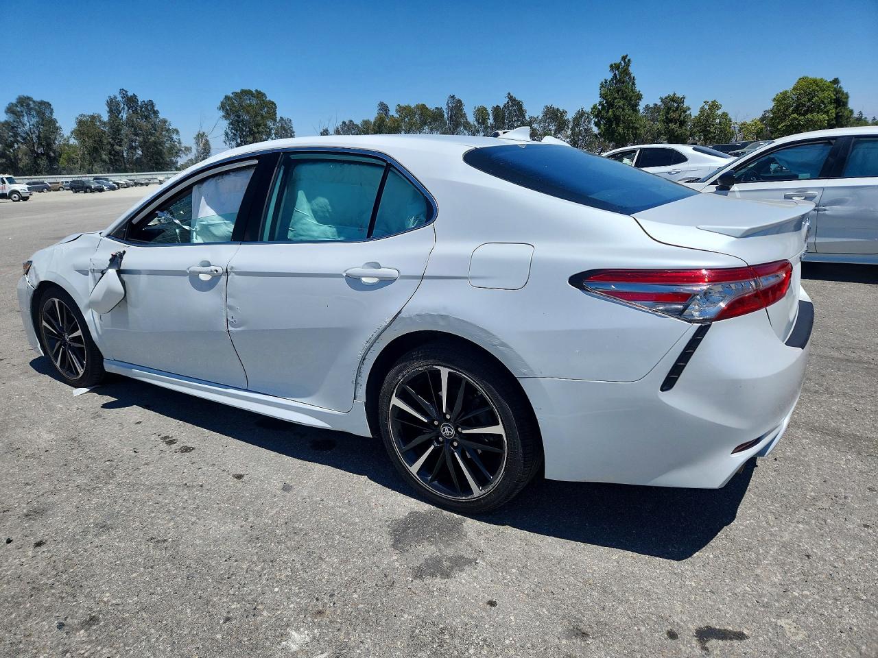 2019 TOYOTA CAMRY XSE — снимка 2