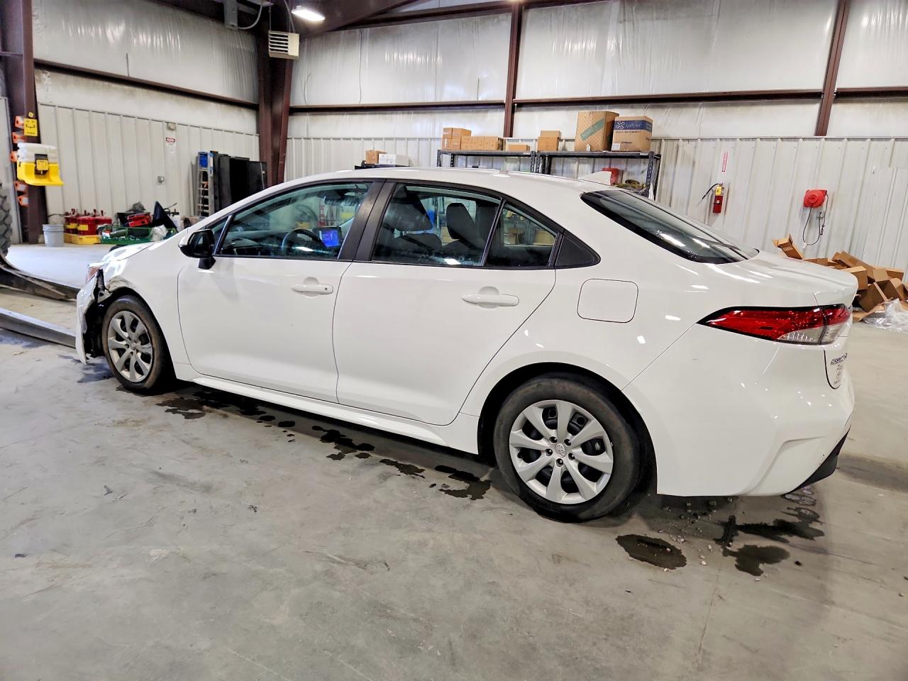 2025 TOYOTA COROLLA LE — снимка 2
