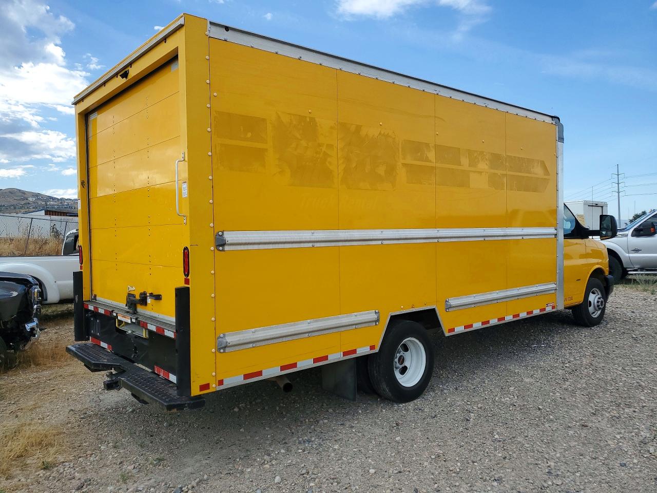 2021 GMC SAVANA CUTAWAY G3500 — снимка 3