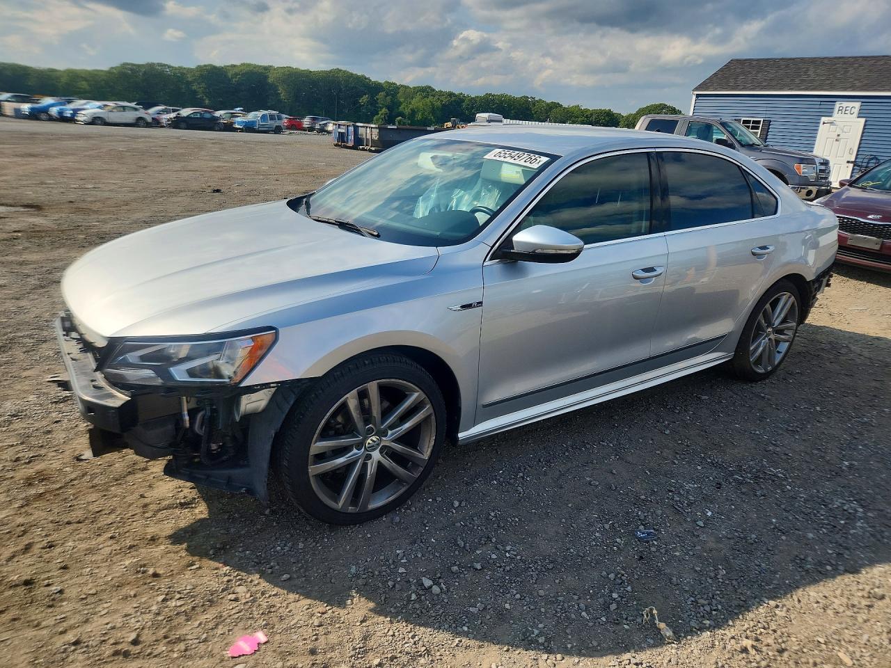 2017 VOLKSWAGEN PASSAT R-LINE