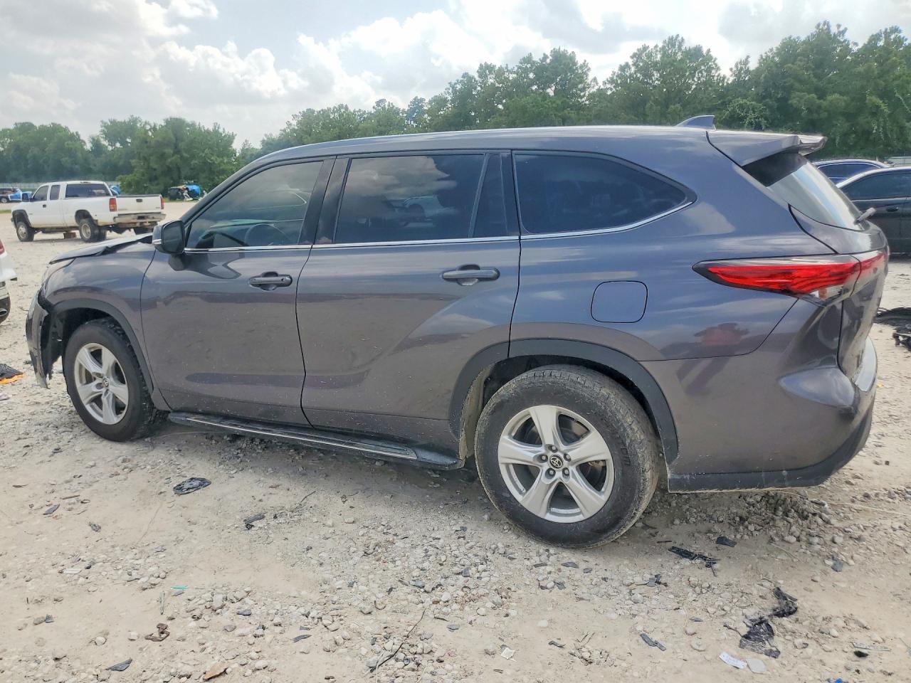 2021 TOYOTA HIGHLANDER LE — снимка 2