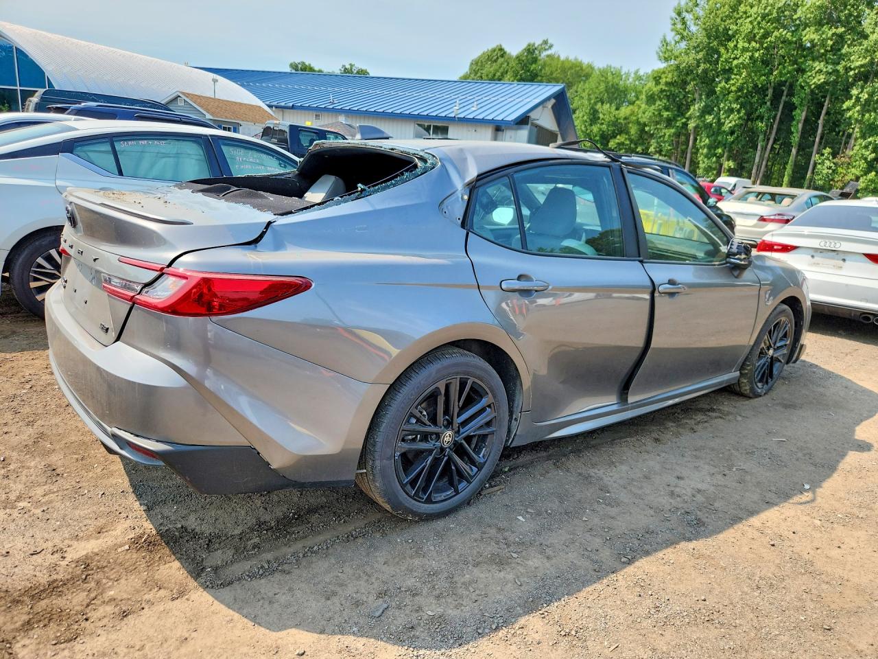 2025 TOYOTA CAMRY SE — снимка 3