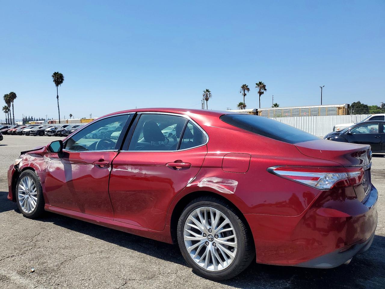 2018 TOYOTA CAMRY HYBRID XLE — снимка 2