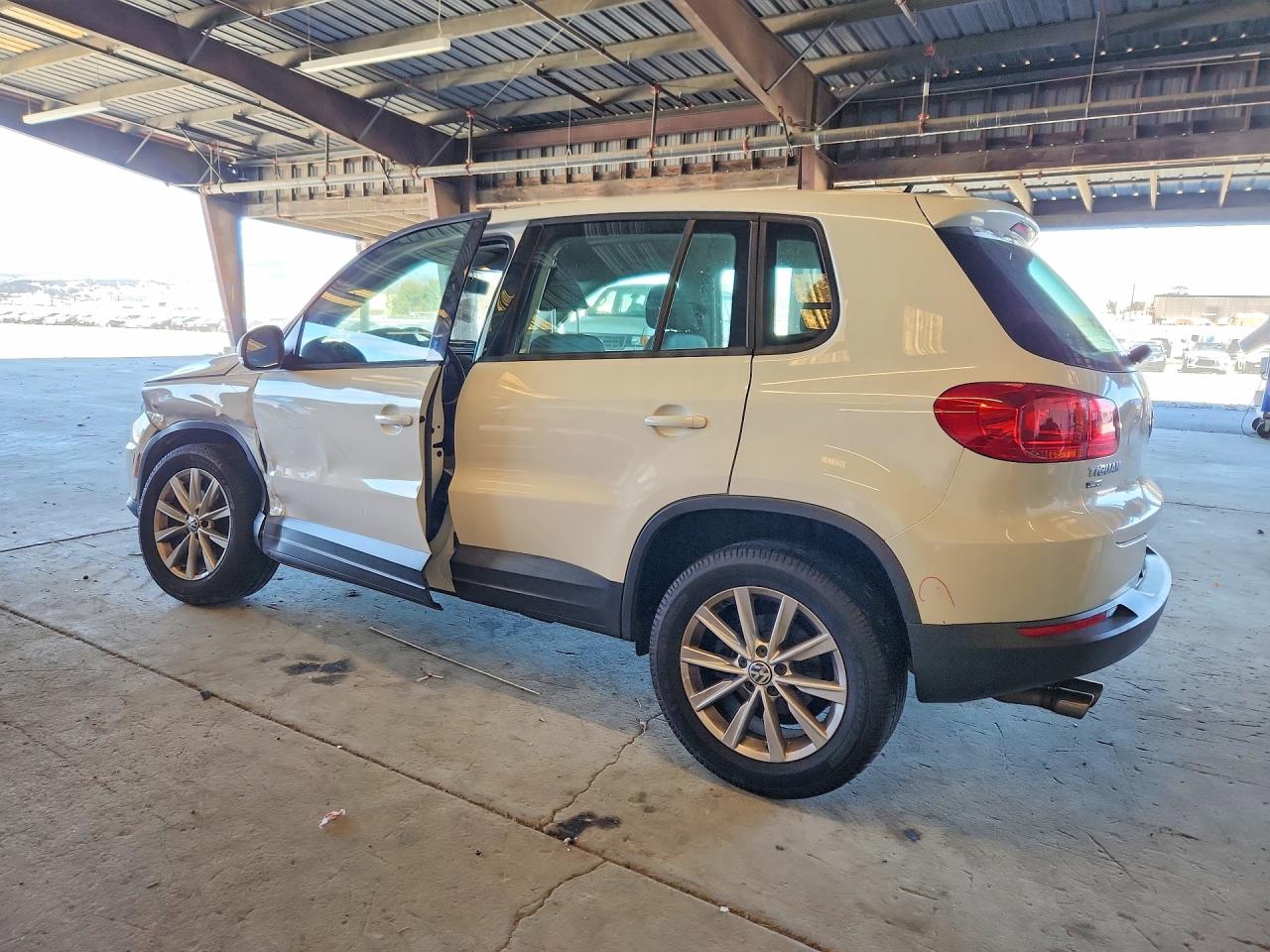 2017 VOLKSWAGEN TIGUAN S — снимка 2