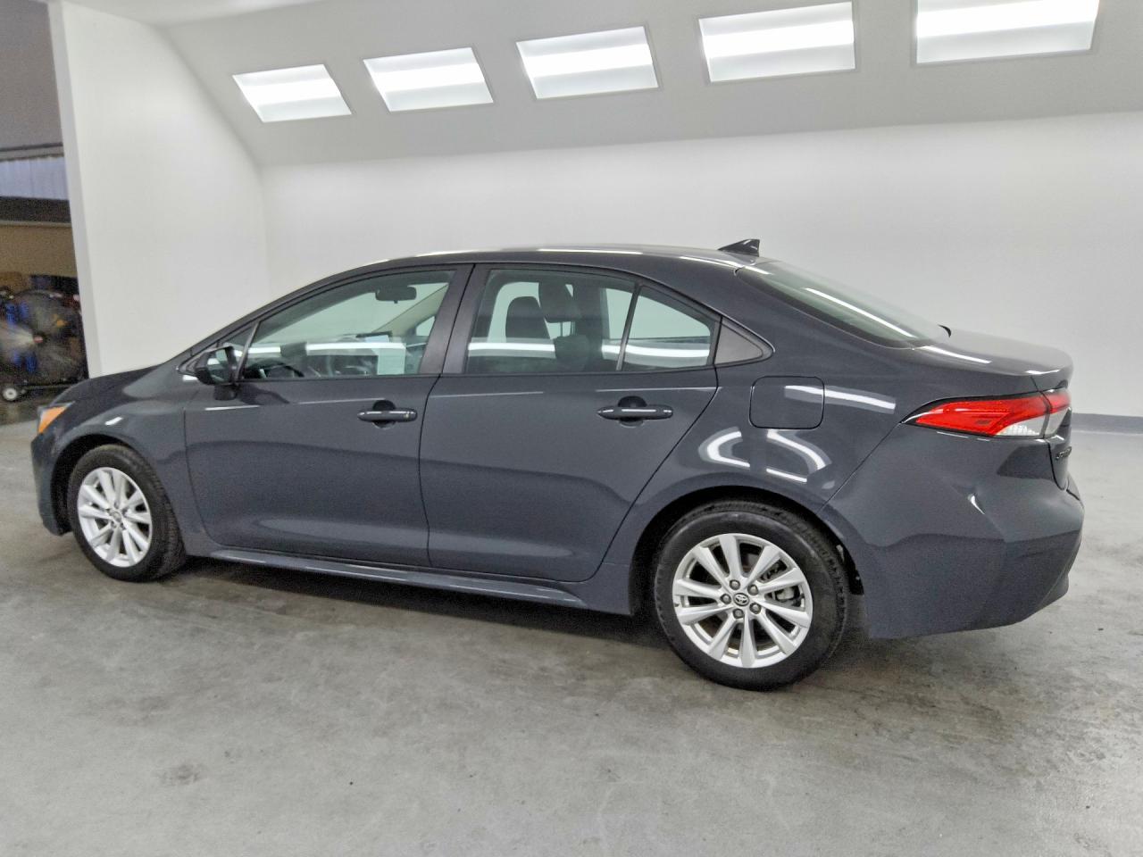 2025 TOYOTA COROLLA LE — снимка 2