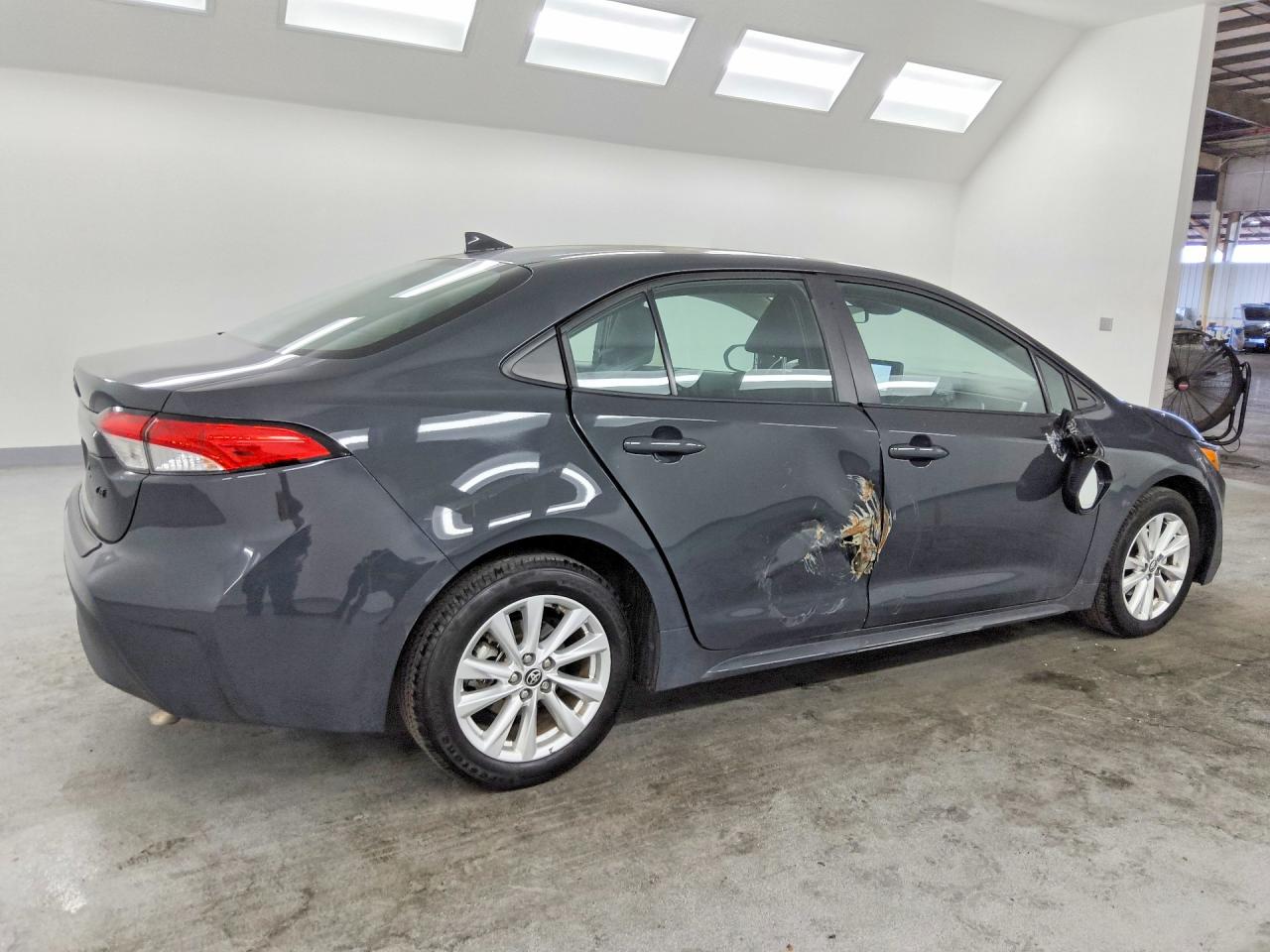 2025 TOYOTA COROLLA LE — снимка 3