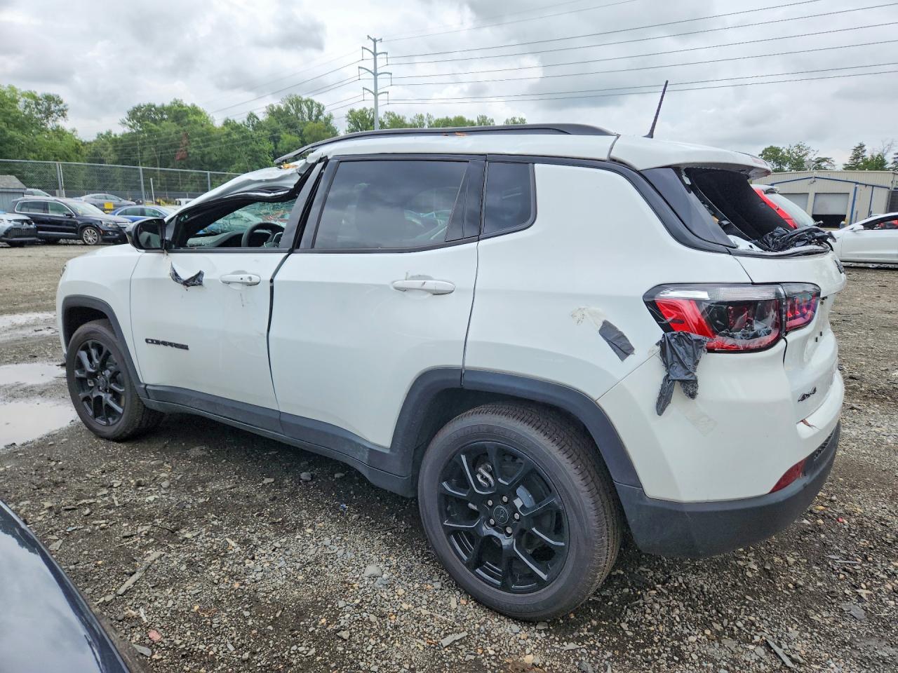 2025 JEEP COMPASS LATITUDE — снимка 2