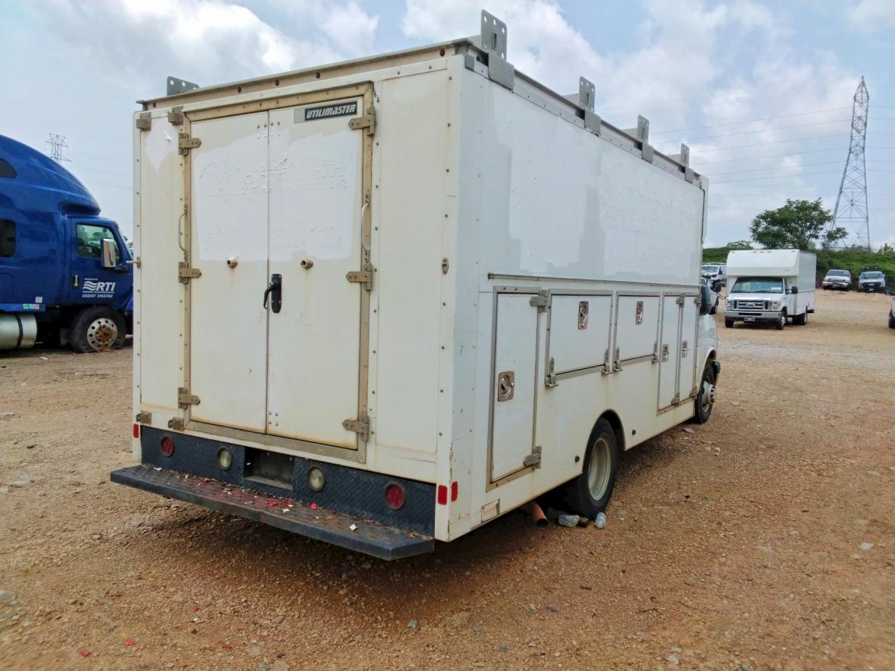 2016 CHEVROLET EXPRESS G3500 — снимка 3
