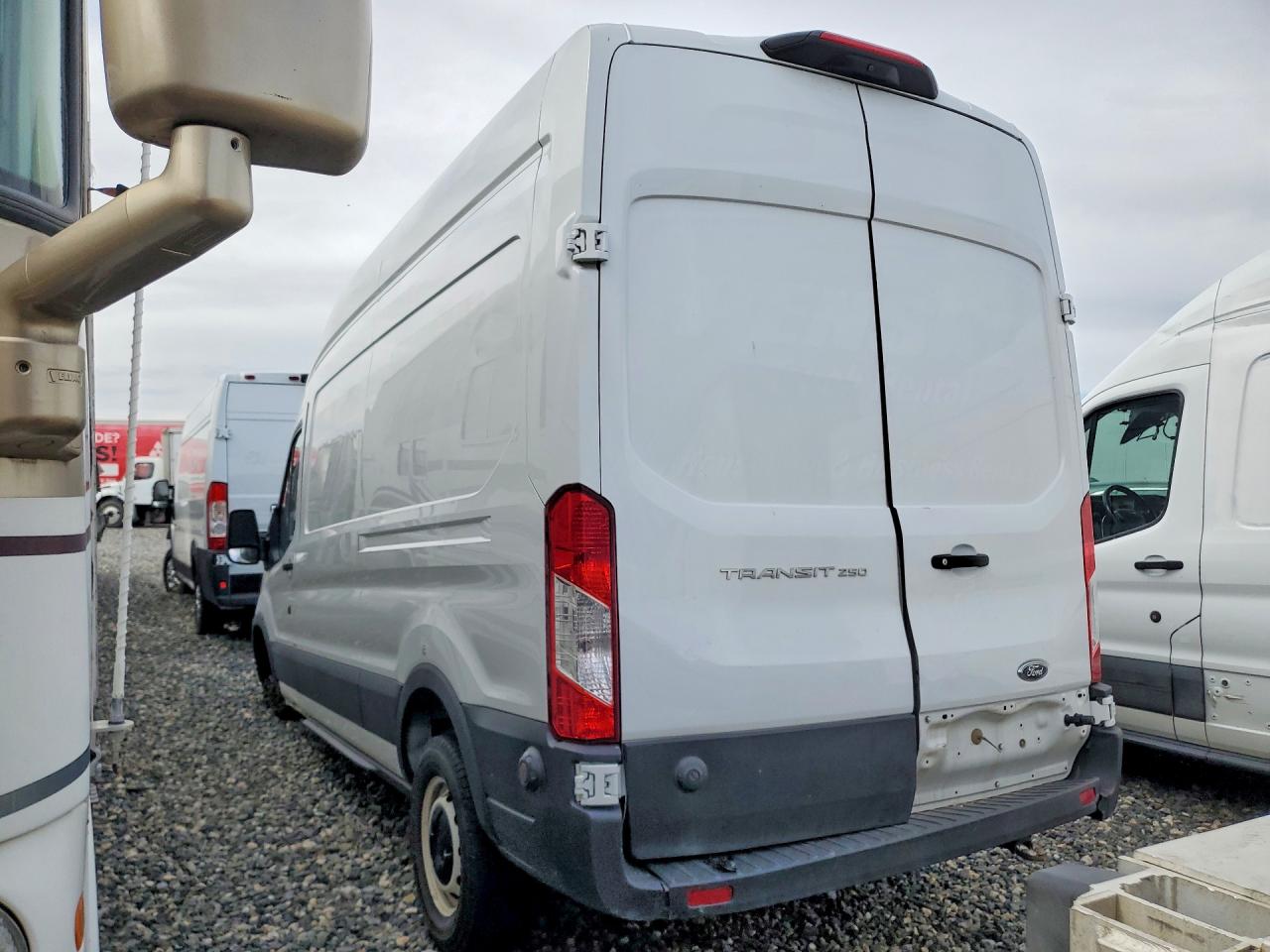 2022 FORD TRANSIT T-250 — снимка 2