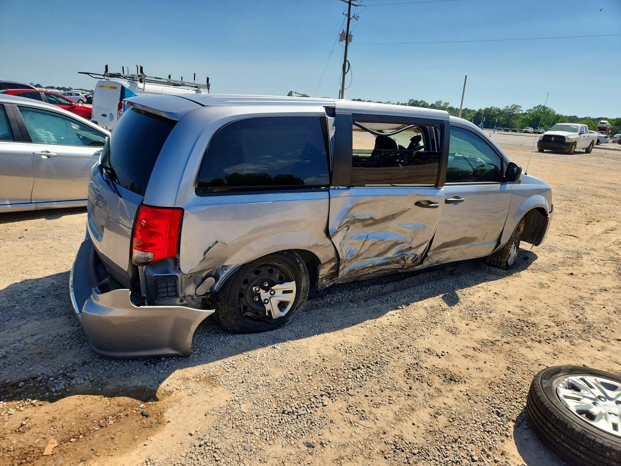 2020 DODGE GRAND CARAVAN SE — снимка 3