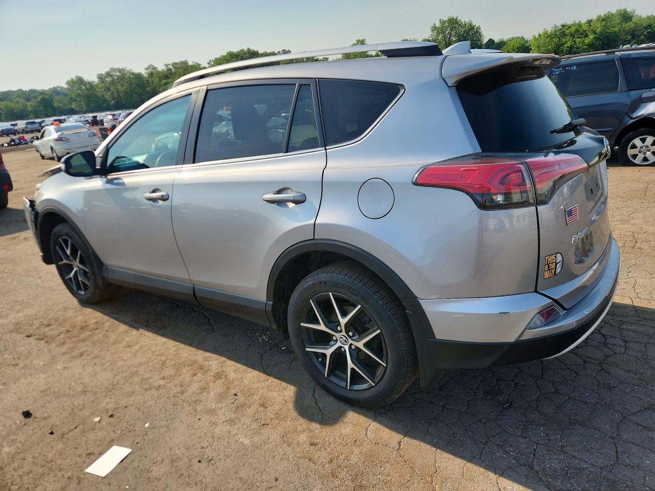 2016 TOYOTA RAV4 SE — снимка 2