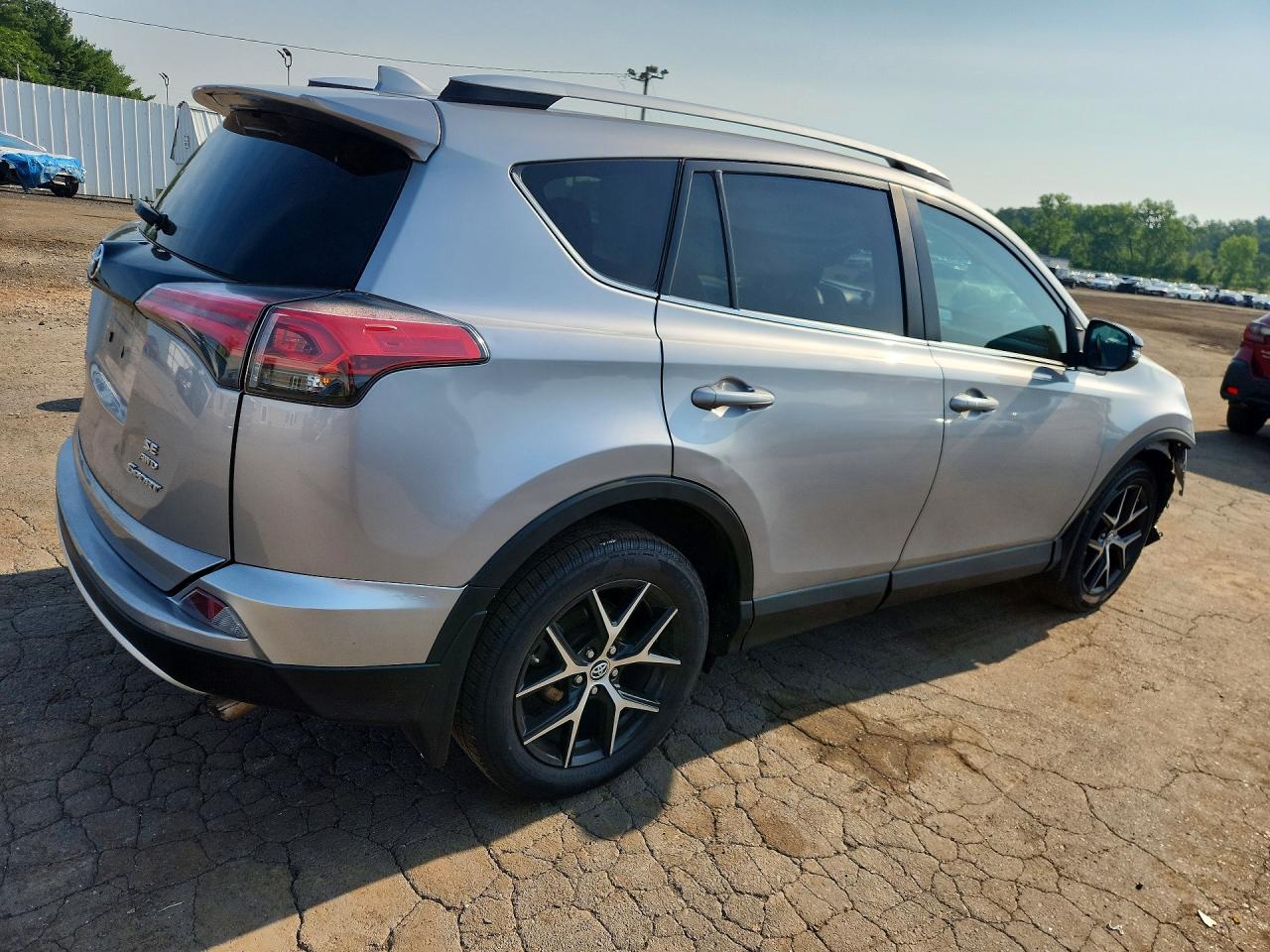 2016 TOYOTA RAV4 SE — снимка 3