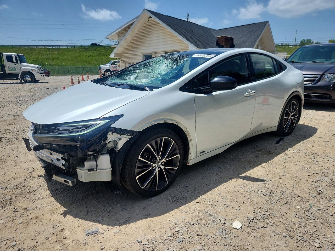 2024 TOYOTA PRIUS XLE