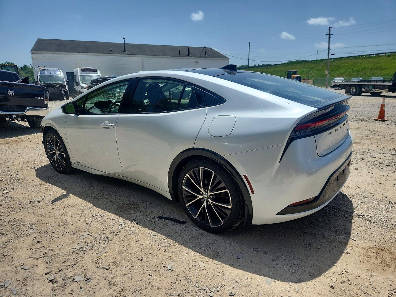 2024 TOYOTA PRIUS XLE — снимка 2