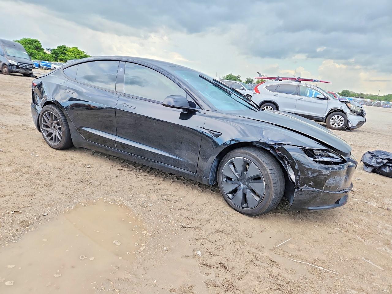 2025 TESLA MODEL 3 — снимка 4