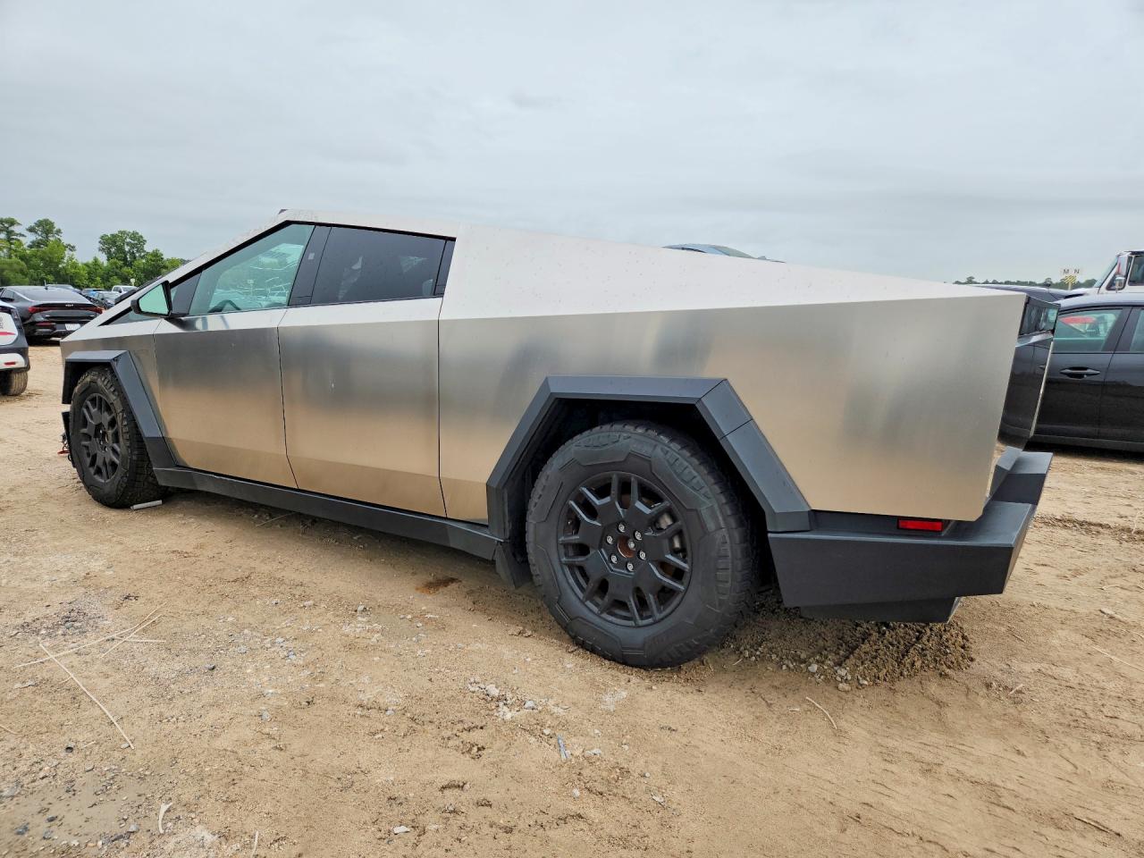 2024 TESLA CYBERTRUCK — снимка 2