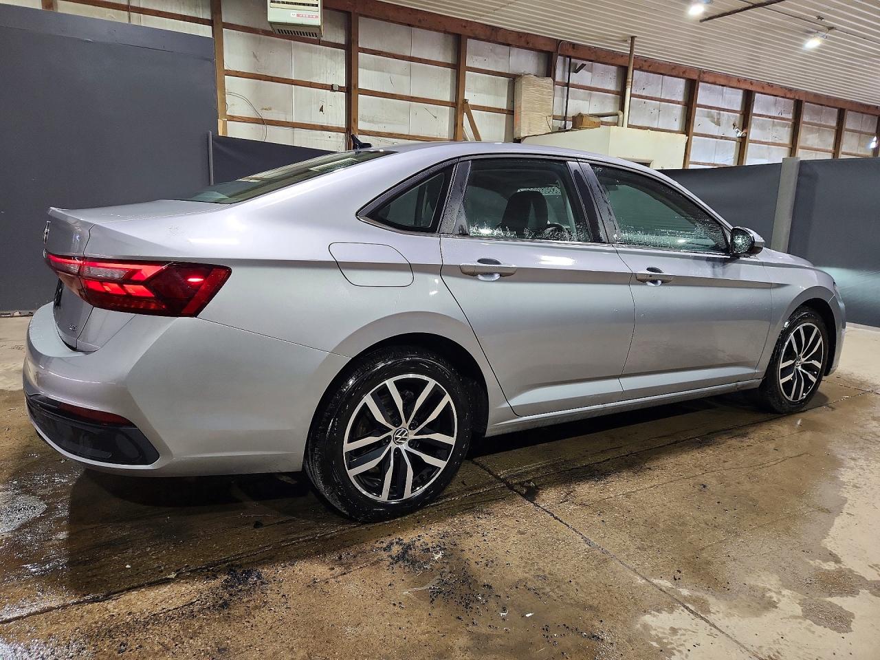 2025 VOLKSWAGEN JETTA SE — снимка 3