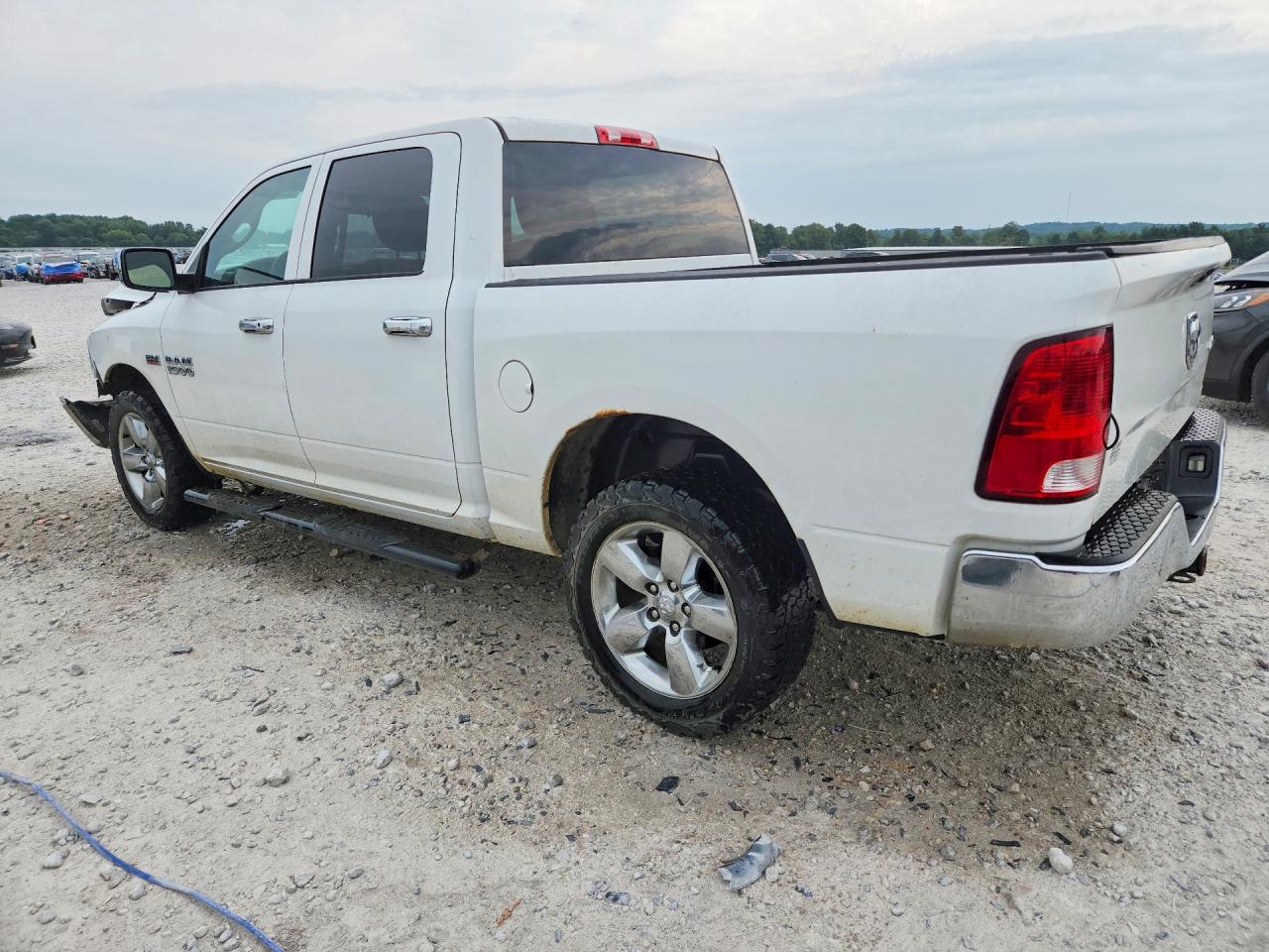 2015 RAM 1500 ST — снимка 2