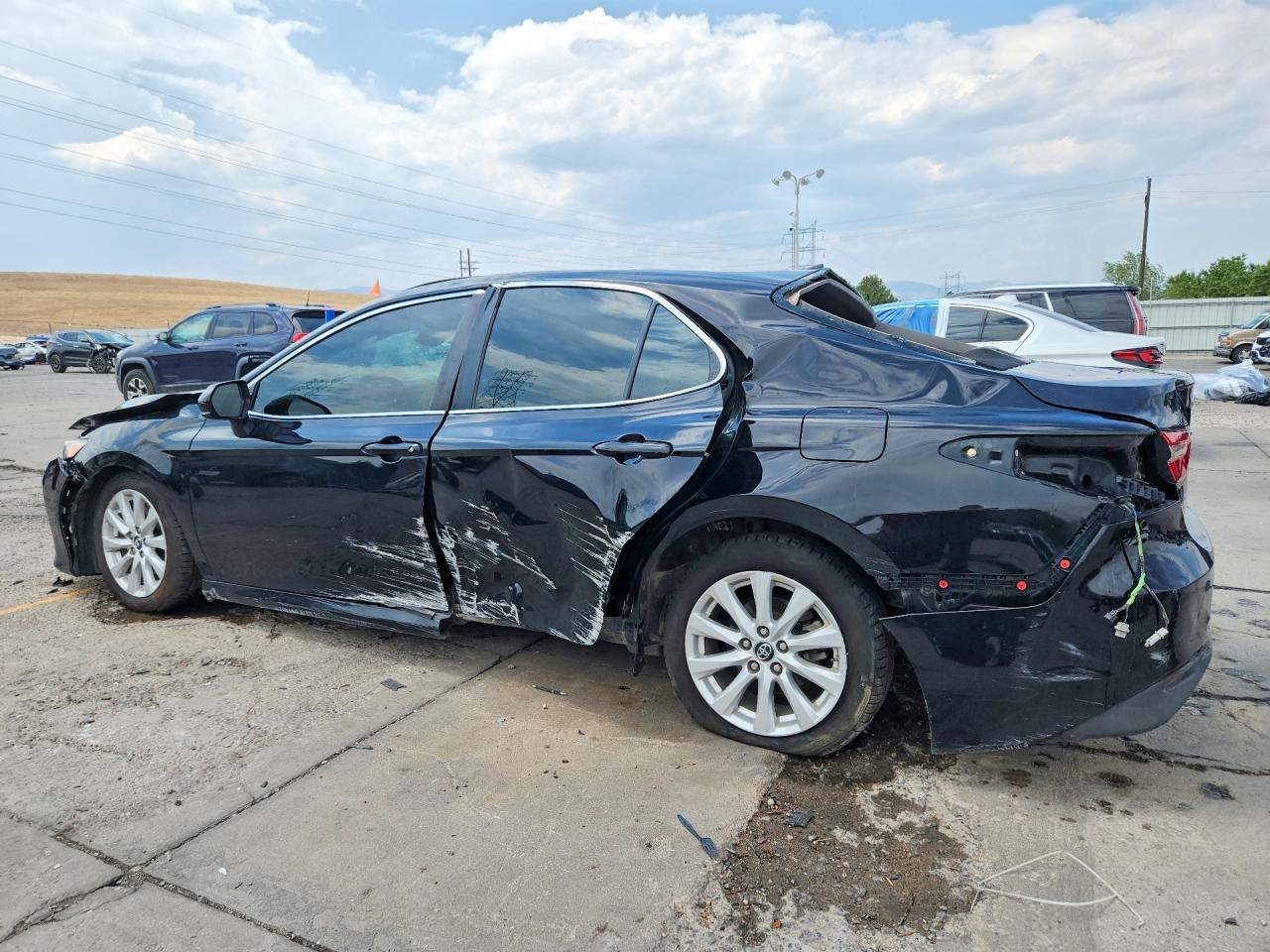 2019 TOYOTA CAMRY LE — снимка 2
