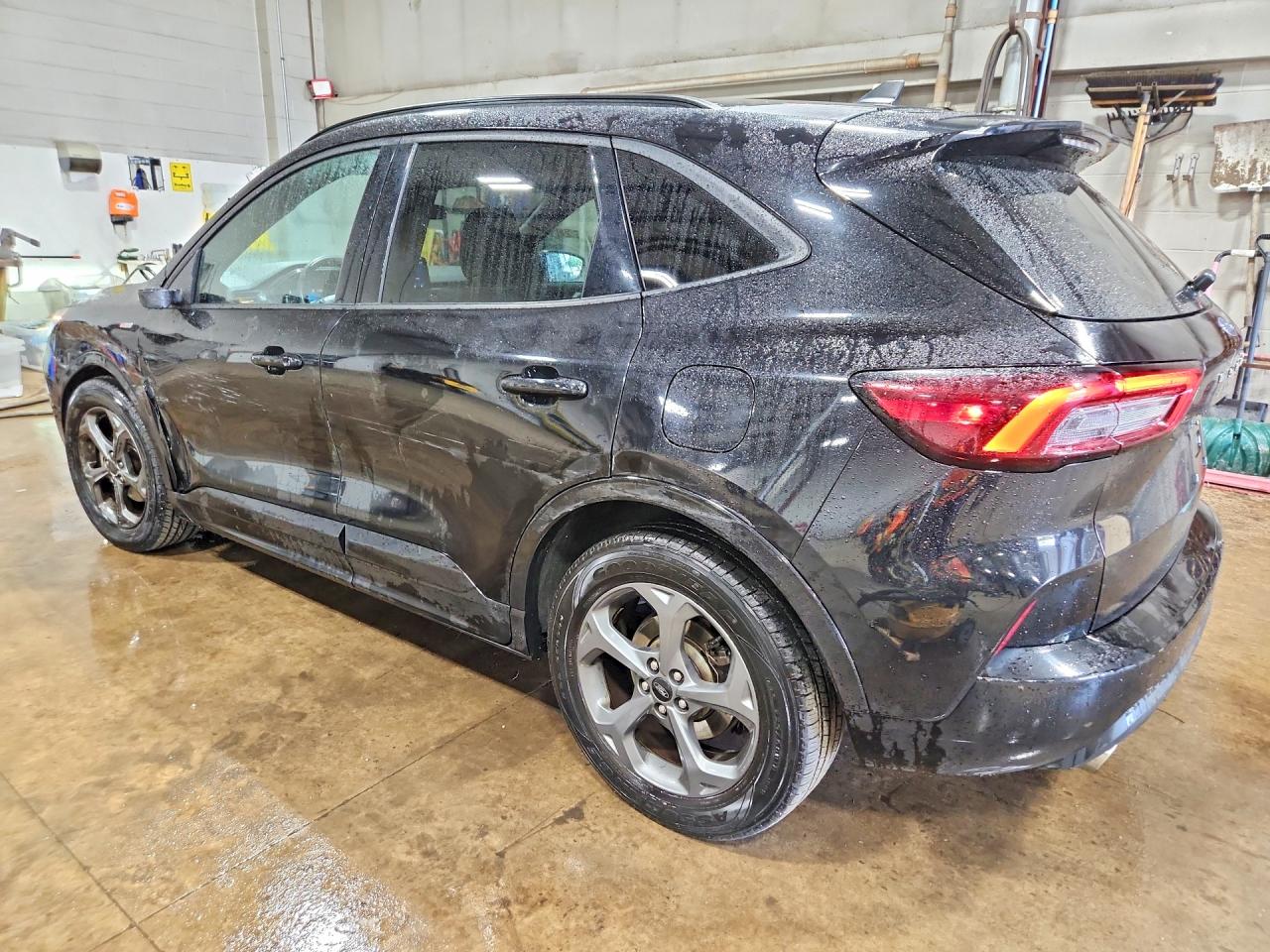 2023 FORD ESCAPE ST LINE — снимка 2