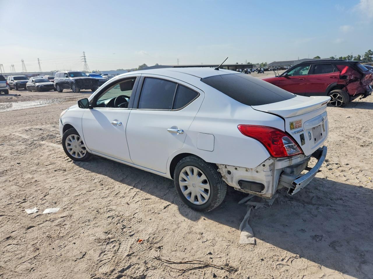2017 NISSAN VERSA 1.6 SV — снимка 2