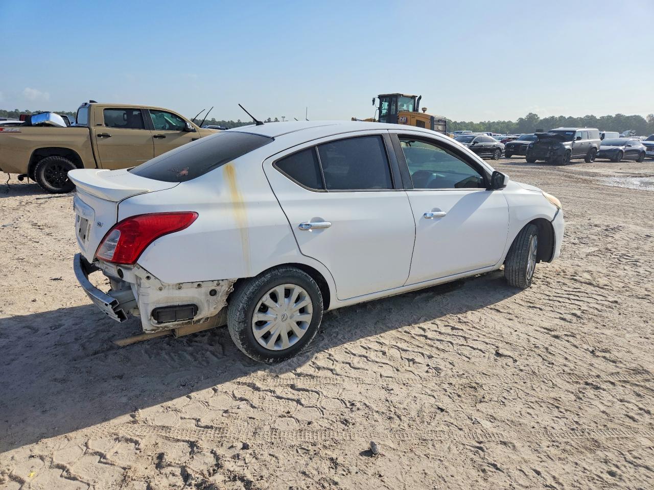2017 NISSAN VERSA 1.6 SV — снимка 3