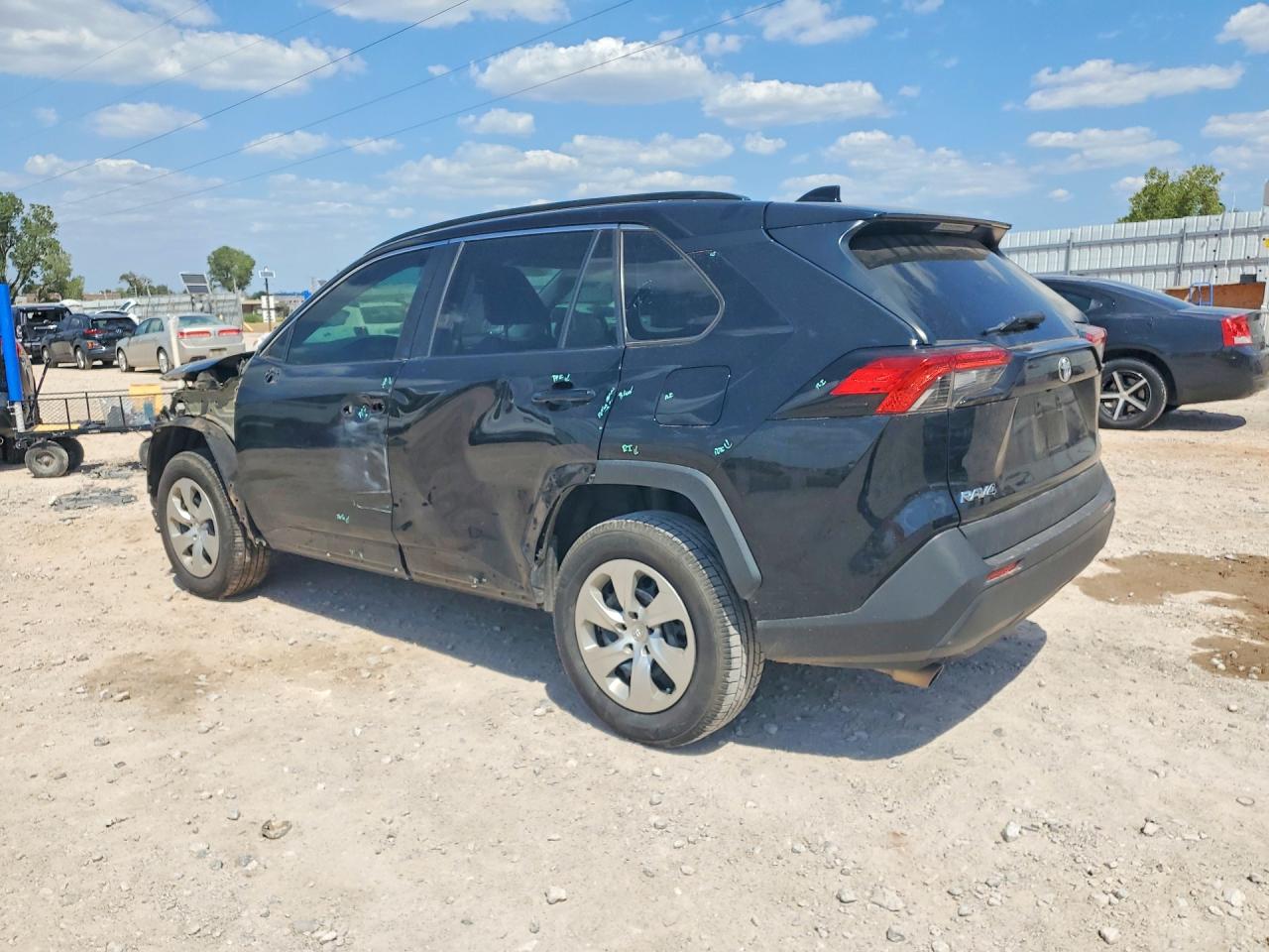 2021 TOYOTA RAV4 LE — снимка 2