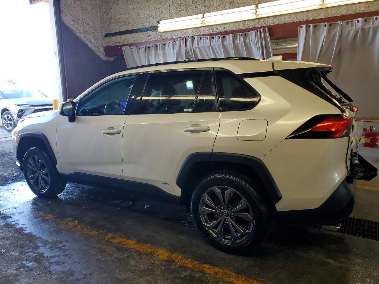 2024 TOYOTA RAV4 XLE PREMIUM — снимка 2