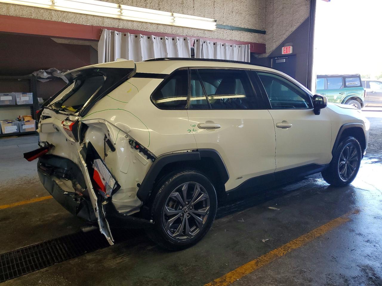 2024 TOYOTA RAV4 XLE PREMIUM — снимка 3