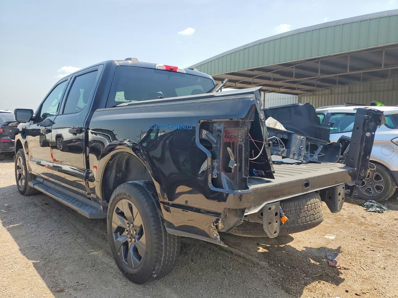 2024 FORD F150 LIGHTNING XLT — снимка 2