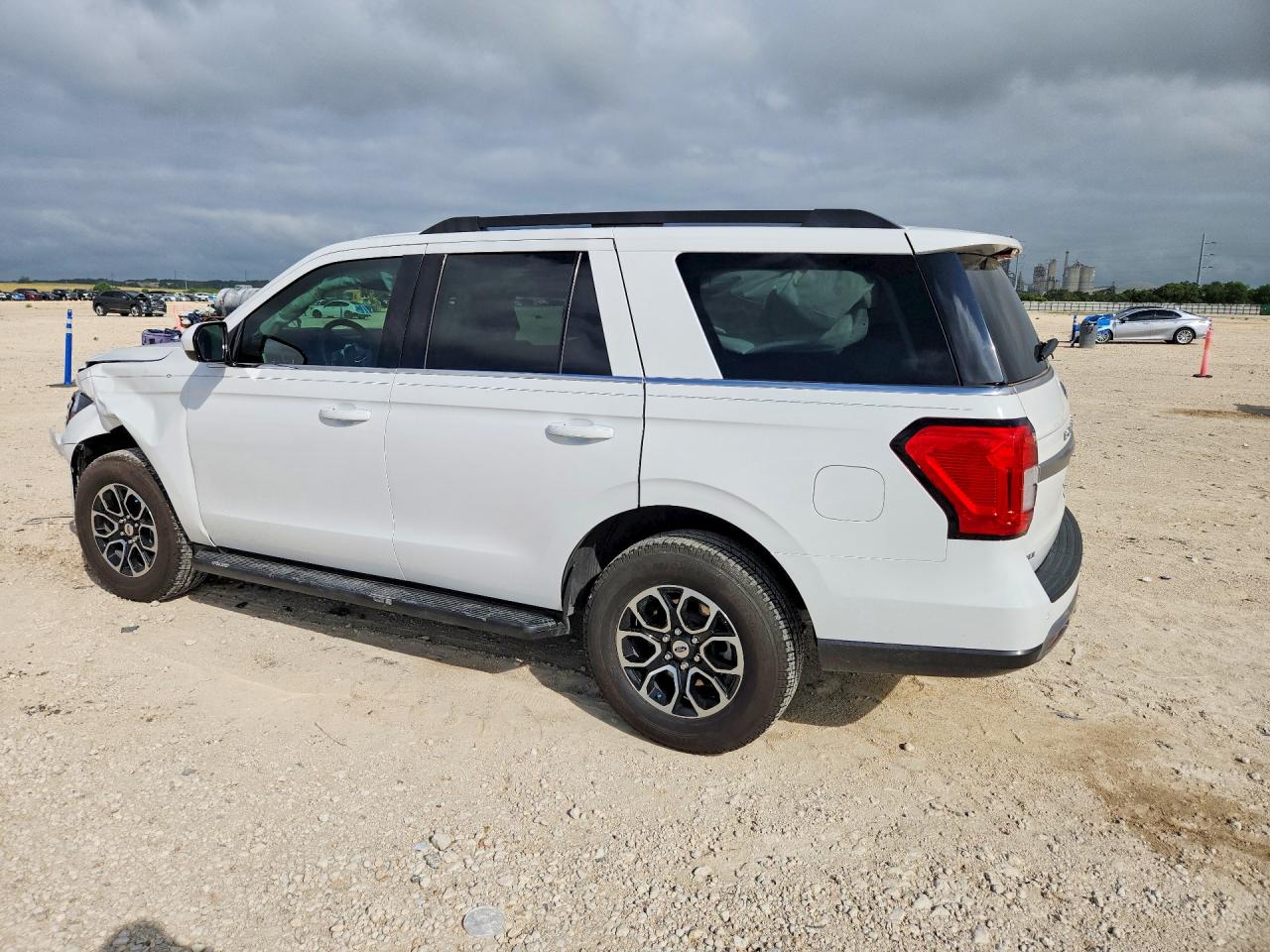 2024 FORD EXPEDITION XLT — снимка 2