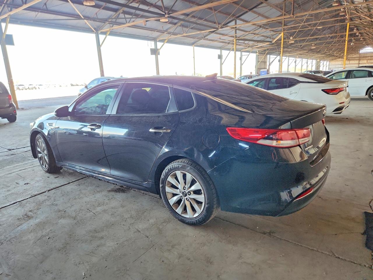 2016 KIA OPTIMA LX — снимка 2