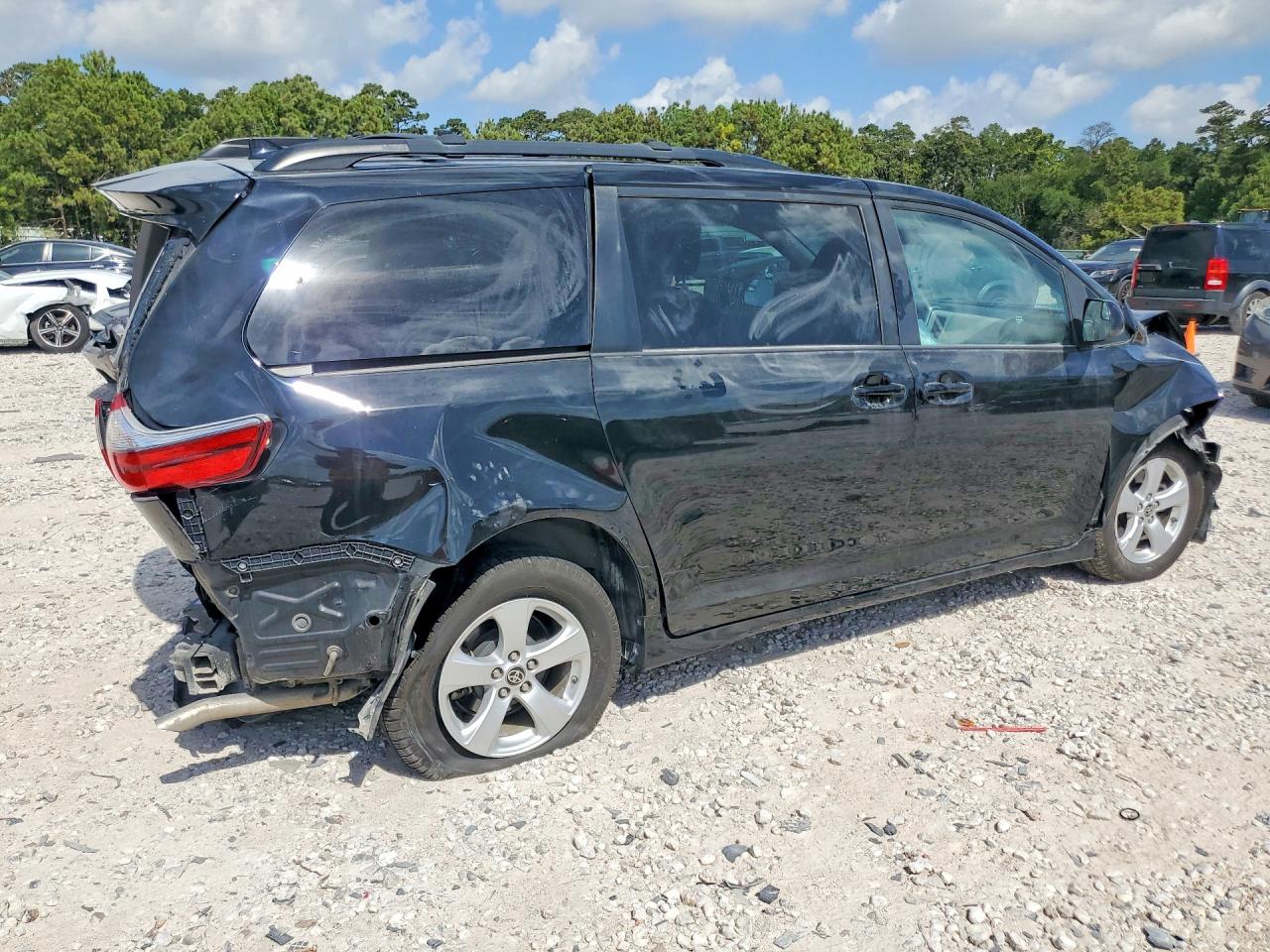 2020 TOYOTA SIENNA LE — снимка 3