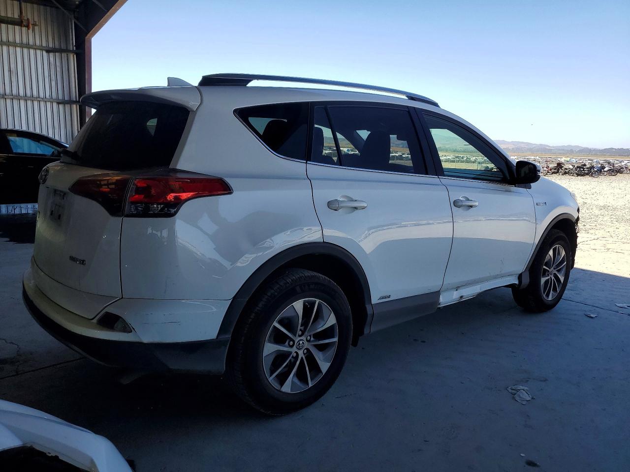 2018 TOYOTA RAV4 HYBRID LE — снимка 3