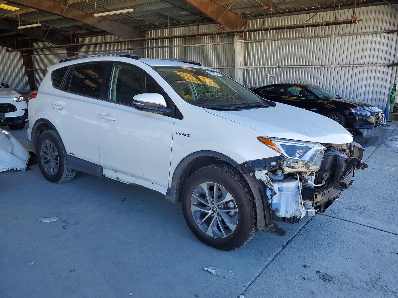 2018 TOYOTA RAV4 HYBRID LE — снимка 4