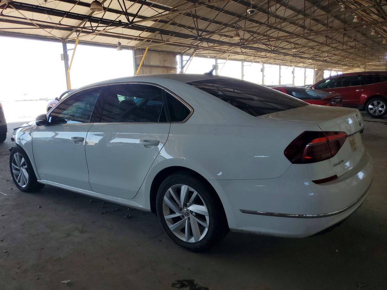 2018 VOLKSWAGEN PASSAT SE — снимка 2