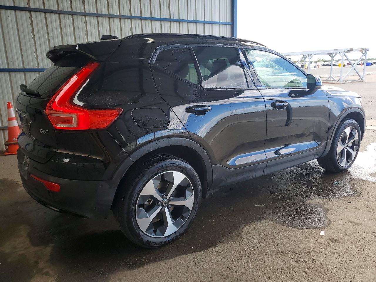 2026 VOLVO XC40 PLUS — снимка 3