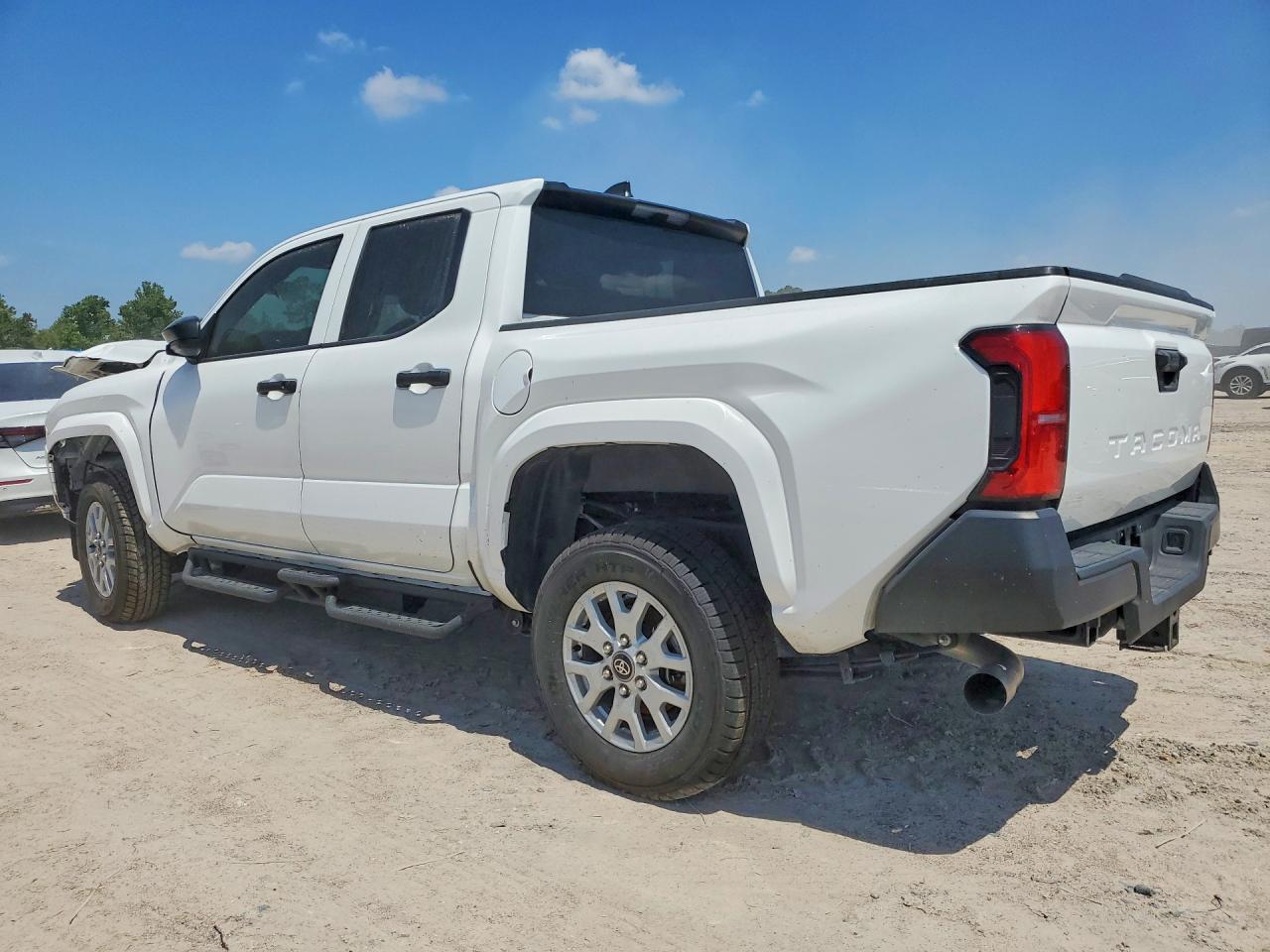 2025 TOYOTA TACOMA SR — снимка 2
