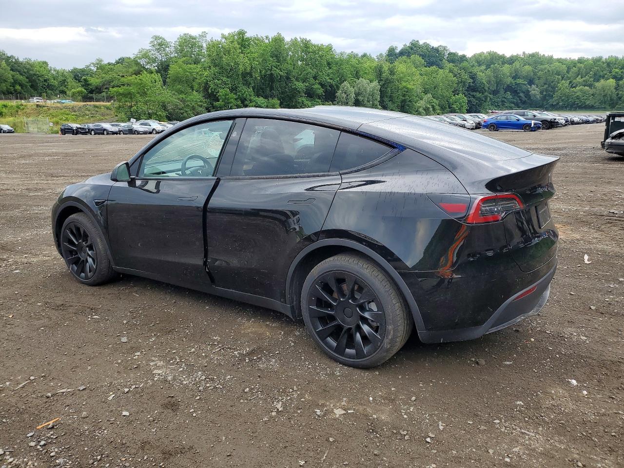 2024 TESLA MODEL Y — снимка 2