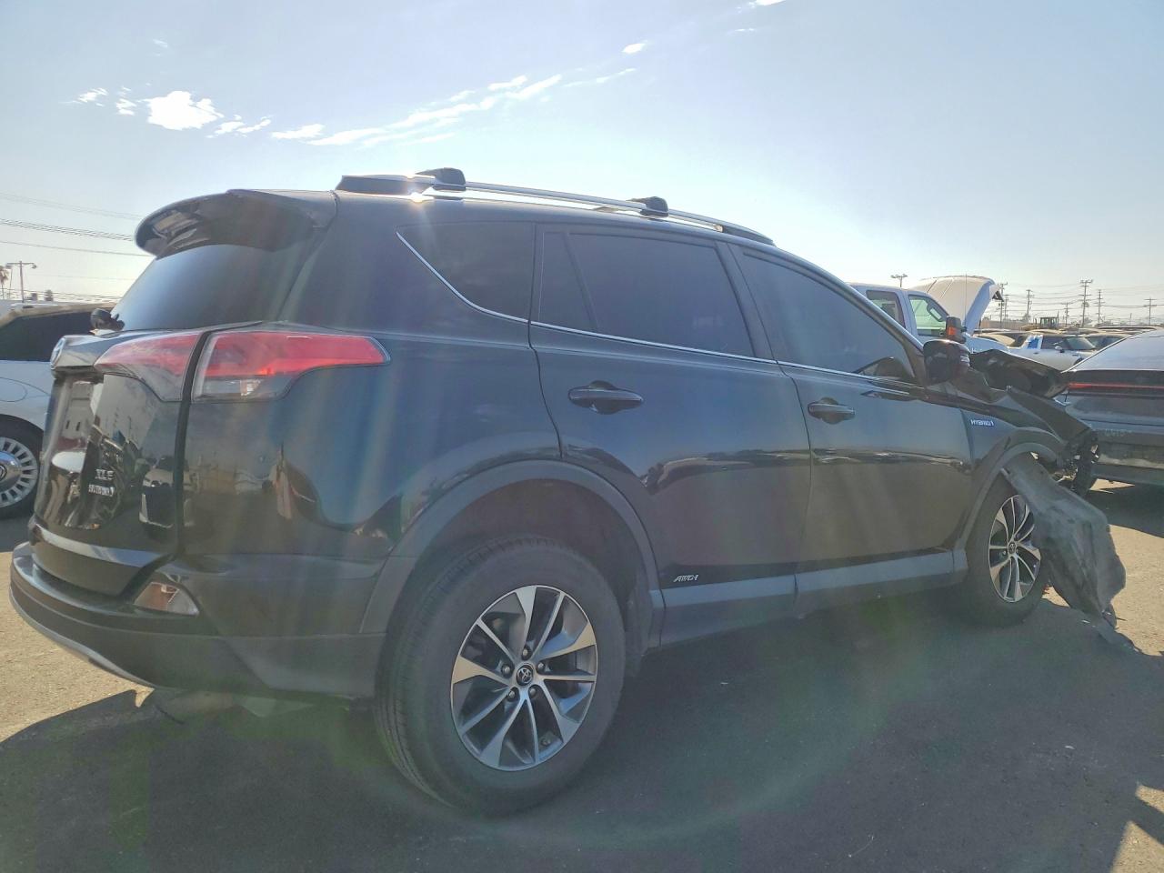 2018 TOYOTA RAV4 HYBRID XLE — снимка 3