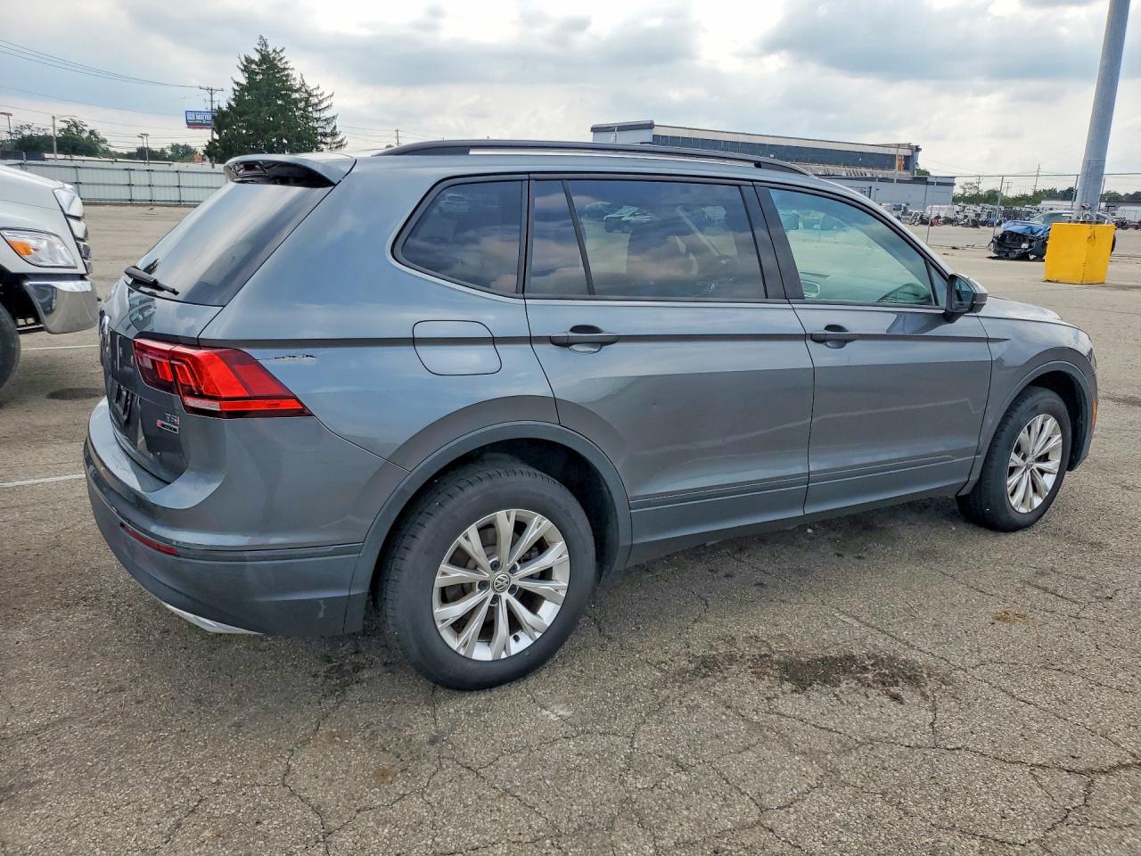 2018 VOLKSWAGEN TIGUAN S — снимка 3