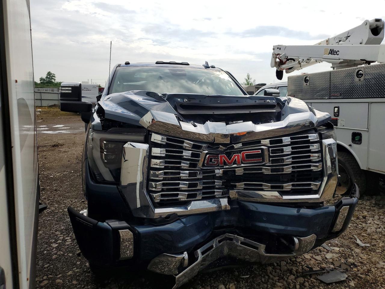 2025 GMC SIERRA K3500 DENALI — снимка 4