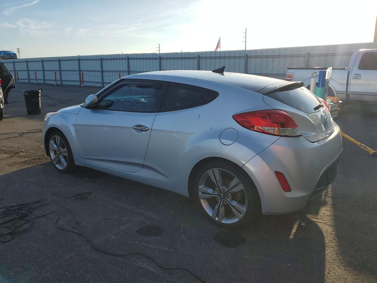 2017 HYUNDAI VELOSTER VALUE EDITION — снимка 2