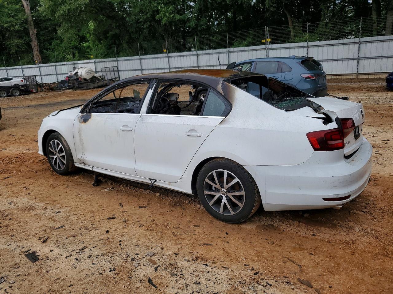 2017 VOLKSWAGEN JETTA SE — снимка 2