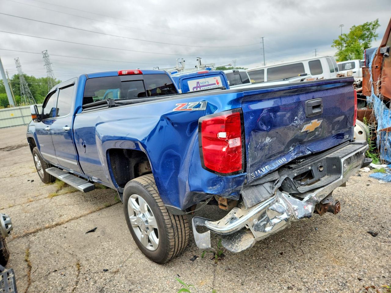 2017 CHEVROLET SILVERADO K2500 HEAVY DUTY LTZ — снимка 2