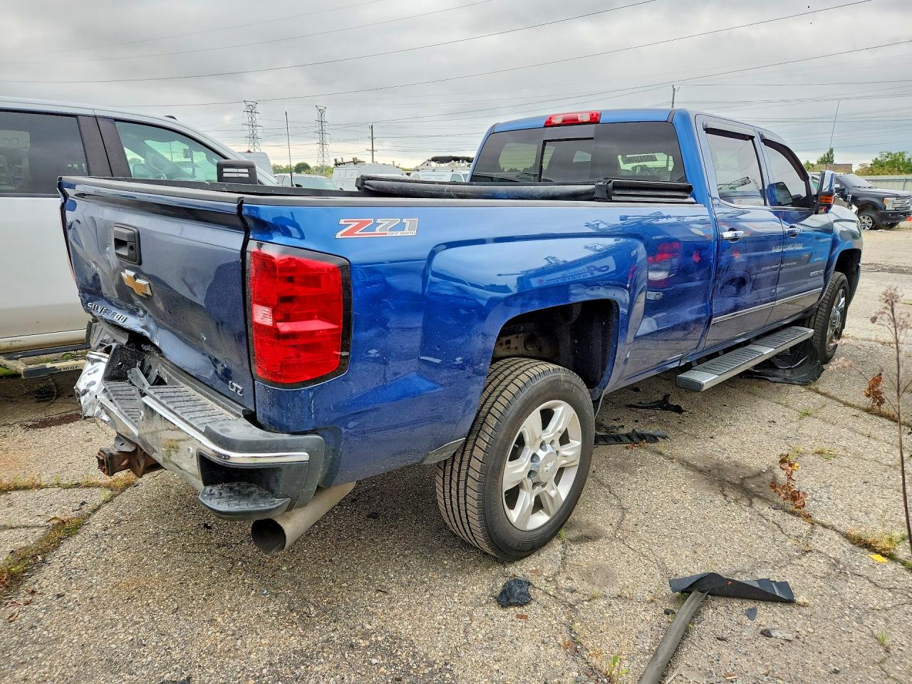 2017 CHEVROLET SILVERADO K2500 HEAVY DUTY LTZ — снимка 3